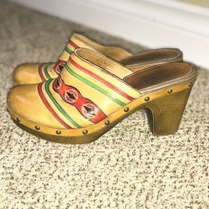 Spring Step tan multi color clog mules